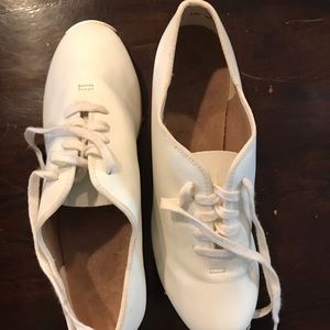 White clogging shoes size 5M